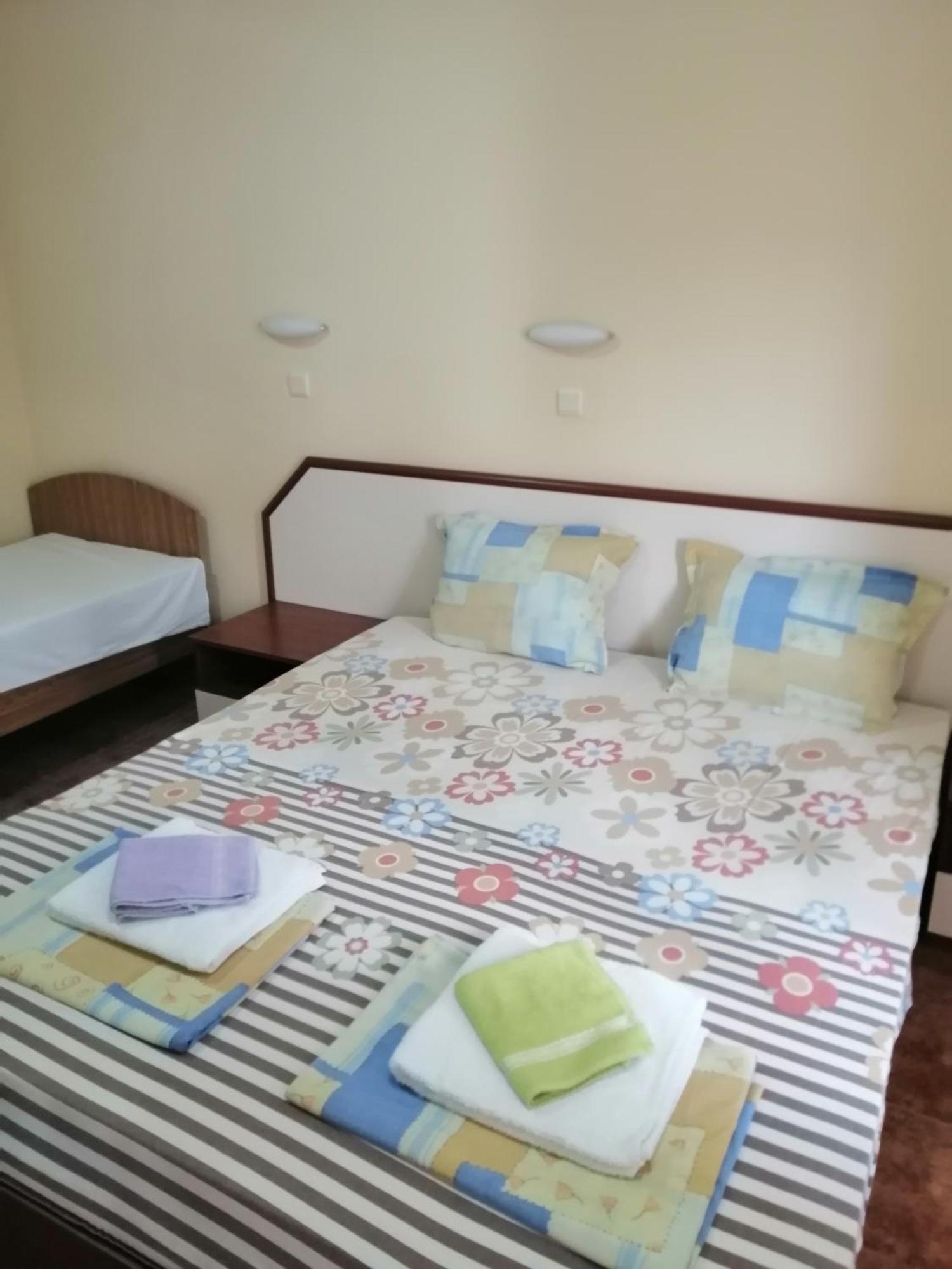 Femili Hotel Diveda Sveti Vlas Habitación foto