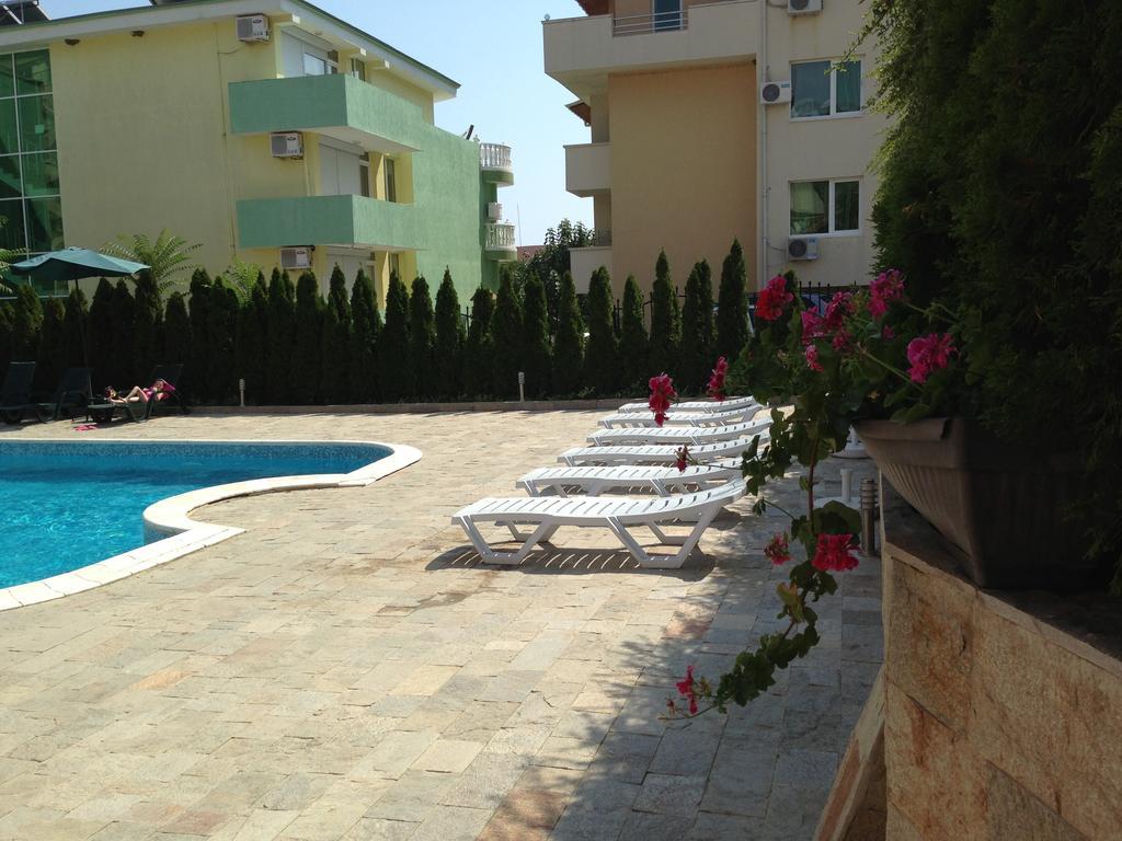 Femili Hotel Diveda Sveti Vlas Exterior foto